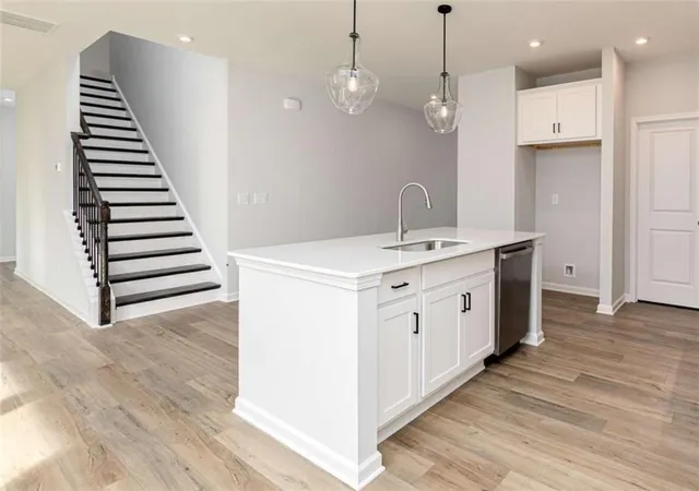 Photo 3 of Single family home for sale at 3154 Cambridge Ml St, Acworth, GA 30102 | MLS# 7859707 | Listing updated on 2026-10-30
