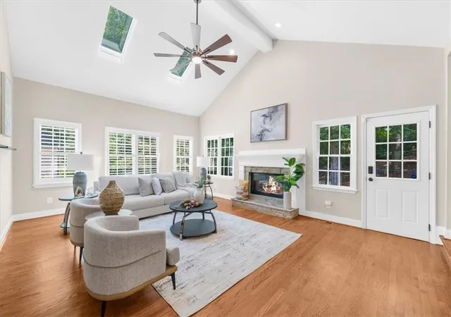 Photo 3 of Single family home for sale at 2995 Georgian Manor Dr, Johns Creek, GA 30022 | MLS# 7830166 | Listing updated on 2026-09-14