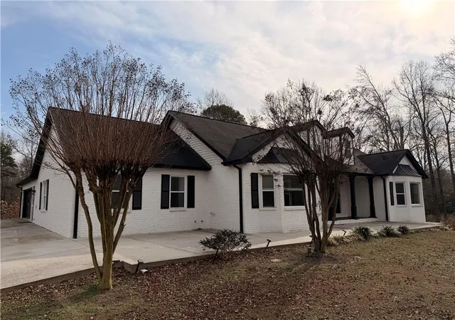 Photo 2 of Single family home for sale at 4625 Spout Springs Rd, Buford, GA 30519 | MLS# 7839077 | Listing updated on 2026-09-17