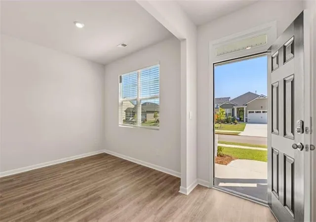 Photo 2 of Single family home for sale at 214 Defillippe Dr, Statham, GA 30666 | MLS# 7784141 | Listing updated on 2026-10-21