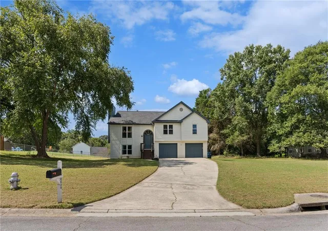 Photo 1 of Single family home for sale at 4650 Wheeler Crk Dr, Hoschton, GA 30548 | MLS# 7830644 | Listing updated on 2026-09-13