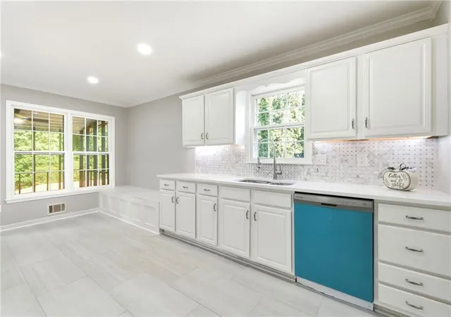 Photo 2 of Single family home for sale at 567 Leah Dr, Powder Springs, GA 30127 | MLS# 7831201 | Listing updated on 2026-09-04