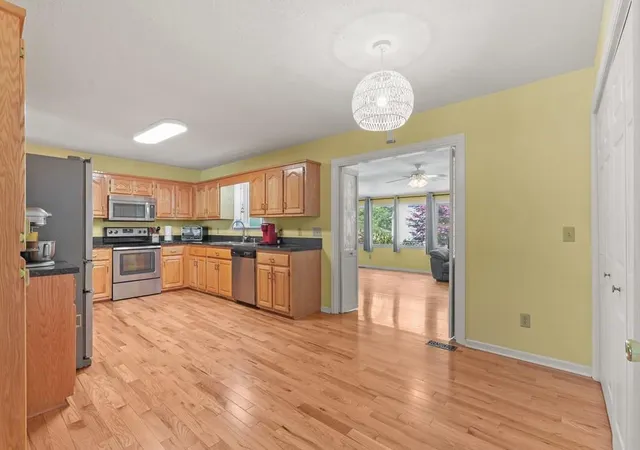 Photo 4 of Single family home for sale at 7616 Highland Oaks Dr, Young Harris, GA 30582 | MLS# 7857781 | Listing updated on 2026-10-28