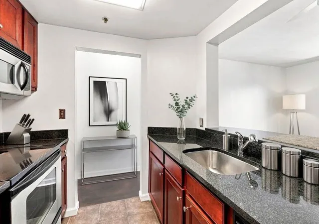 Photo 4 of Sale Pending at 1280 W Peachtree St NW #3001, Atlanta, GA 30309 | MLS# 7831371 | Listing updated on 2026-10-24
