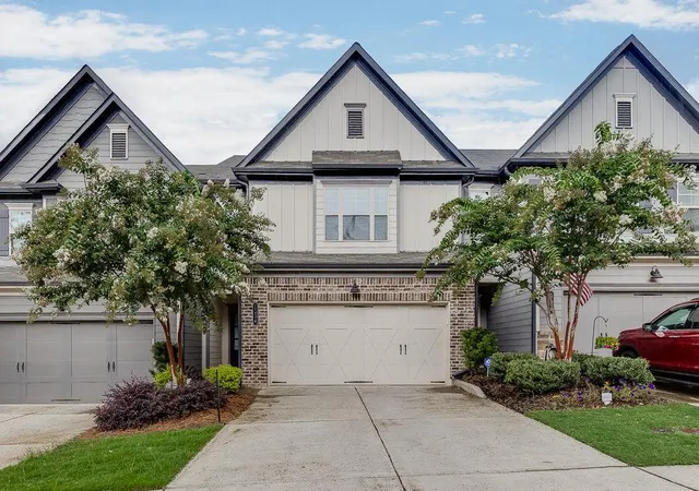 Photo 1 of Sale Pending at 5634 Parkview Ln, Flowery Branch, GA 30542 | MLS# 7833216 | Listing updated on 2026-10-05