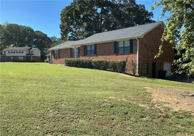 Photo 2 of House for sale at 3122 Dove Ct, Snellville, GA 30078 | MLS# 7858545 | Listing updated on 2026-10-29