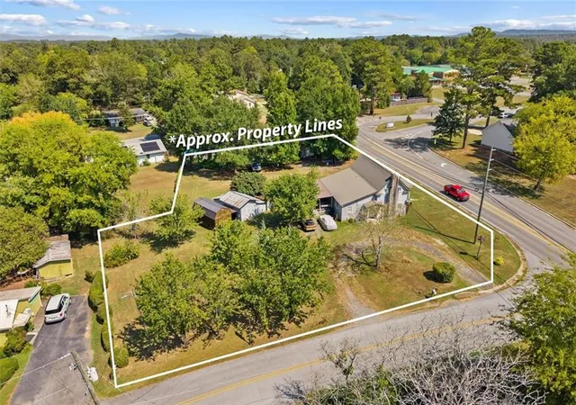 Photo 2 of Single family home for sale at 27 Monroe Dr Ne, Rome, GA 30165 | MLS# 7844169 | Listing updated on 2026-10-05