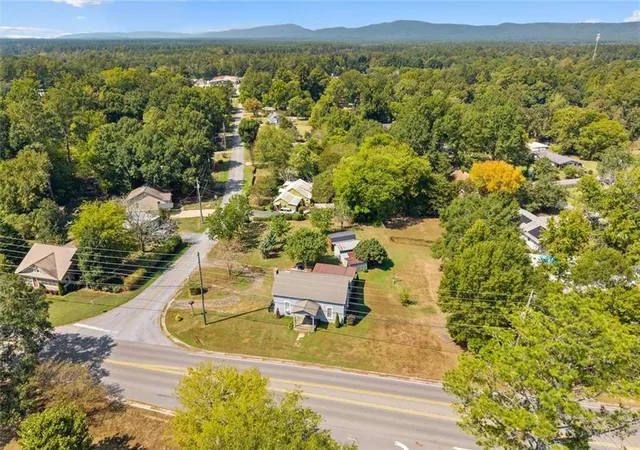 Photo 3 of Single family home for sale at 27 Monroe Dr Ne, Rome, GA 30165 | MLS# 7844169 | Listing updated on 2026-10-05