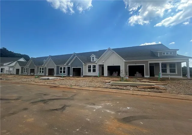 Photo 2 of Townhouse for sale at 106 Harmony Cir, Cartersville, GA 30120 | MLS# 7805969 | Listing updated on 2026-09-10