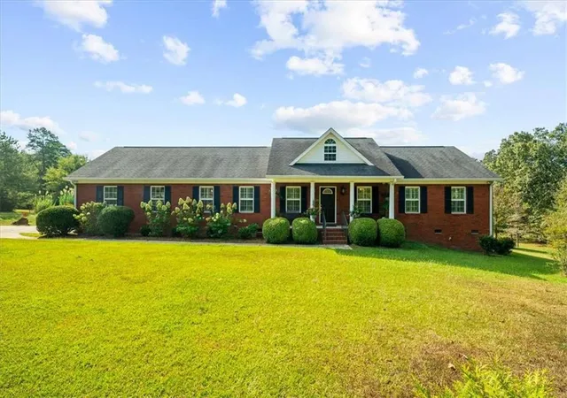 Photo 3 of Single family home for sale at 2572 Kingston Hwy, Rome, GA 30161 | MLS# 7838706 | Listing updated on 2026-09-18