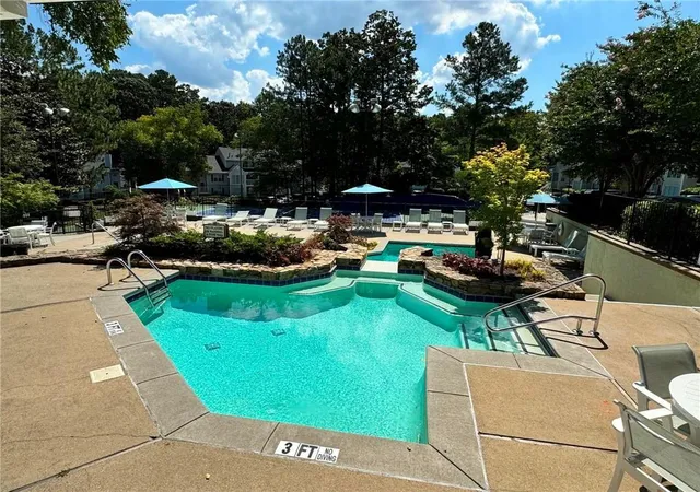 Listing Photo 5 - Condo for sale in building located at 1211 Glenleaf Dr, Norcross, GA 30092
