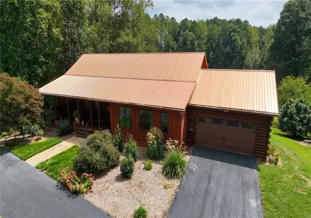 Photo 3 of Single family home for sale at 9657 Kelly Brg Rd, Dawsonville, GA 30534 | MLS# 7760811 | Listing updated on 2026-10-29