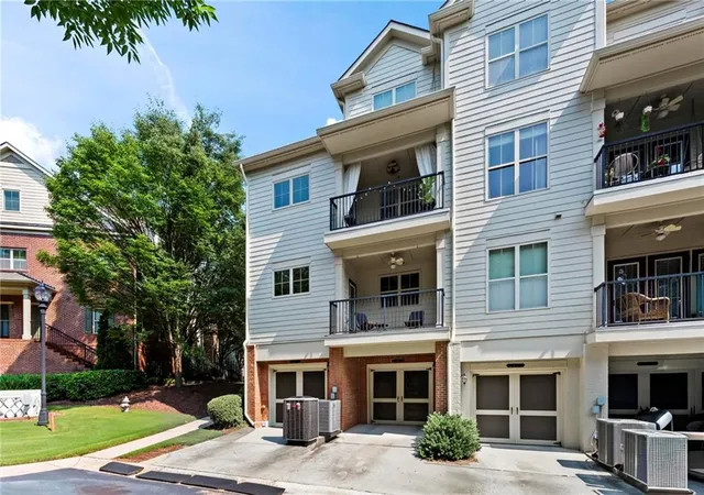 Listing Photo 2 - Condo for sale in building located at 883 Perennial Dr, Sandy Springs, GA 30328