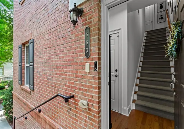Listing Photo 4 - Condo for sale in building located at 883 Perennial Dr, Sandy Springs, GA 30328