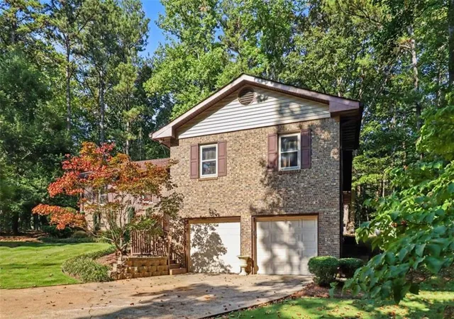 Photo 4 of Single family home for sale at 1373 Fernwood Ct, Villa Rica, GA 30180 | MLS# 7836756 | Listing updated on 2026-09-12