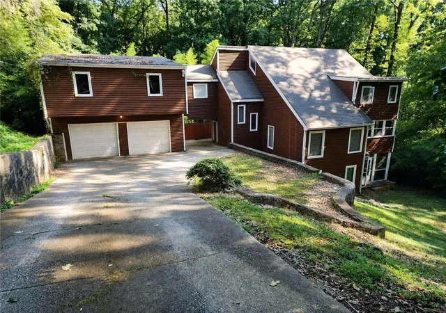 Photo 1 of Single family home for sale at 258 Kenilworth Cir, Stone Mountain, GA 30083 | MLS# 7828576 | Listing updated on 2026-09-15