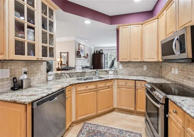 Listing Photo 1 - Condo for sale in building located at 4100 Paces Walk Se, Atlanta, GA 30339 - Unit #4101