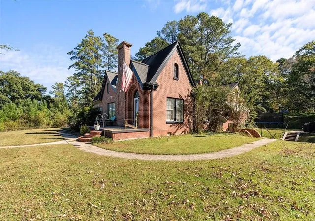 Photo 3 of Single family home for sale at 48 Webb Dr, Heflin, AL 36264 | MLS# 7856655 | Listing updated on 2026-10-21