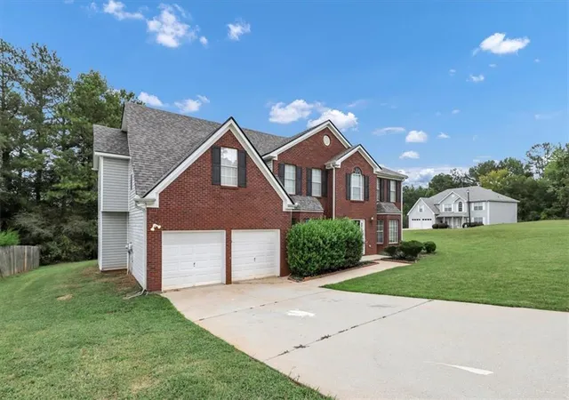 Photo 2 of Single family home for sale at 2631 Downing Park Dr Se, Conyers, GA 30094 | MLS# 7844880 | Listing updated on 2026-09-26
