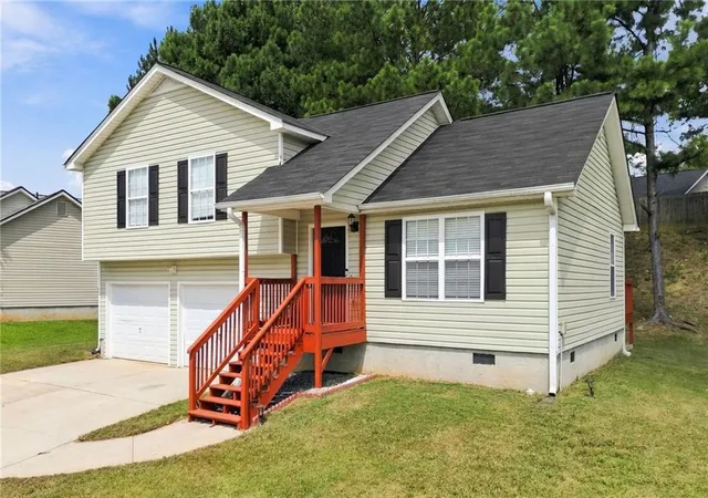 Single family home for sale at 102 Huntington Way SE, Dallas, GA 30132 | MLS# 7843762