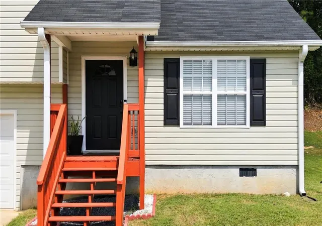 Photo 3 of Single family home for sale at 102 Huntington Way Se, Dallas, GA 30132 | MLS# 7843762 | Listing updated on 2026-10-08