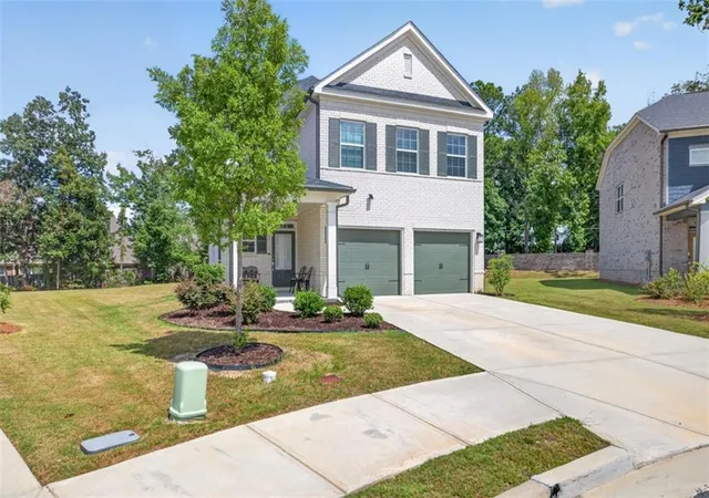 Photo 3 of Single family home for sale at 2021 Ecoland Dr, Grayson, GA 30017 | MLS# 7831367 | Listing updated on 2026-09-17