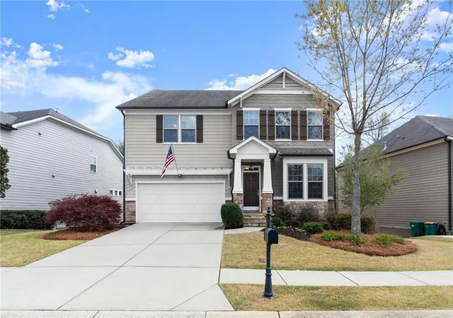 Photo 2 of Single family home for sale at 556 Lost Crk Dr, Woodstock, GA 30188 | MLS# 7804085 | Listing updated on 2026-09-17