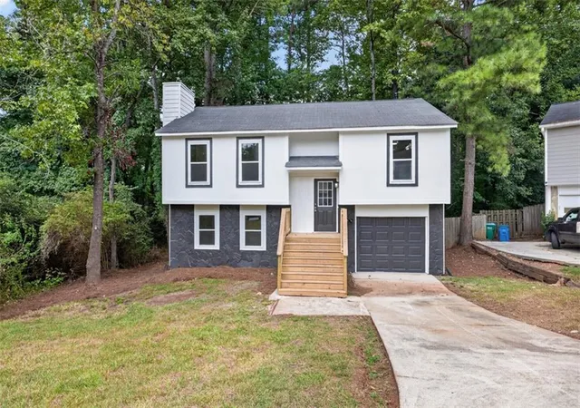 Photo 2 of Single family home for sale at 3321 Eastwood Trl, Snellville, GA 30078 | MLS# 7832788 | Listing updated on 2026-09-29