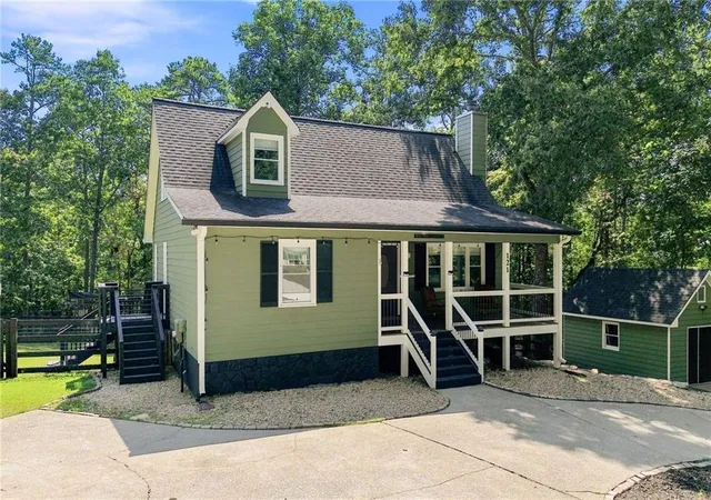 Photo 3 of Single family home for sale at 121 Maple Ct, Waleska, GA 30183 | MLS# 7831680 | Listing updated on 2026-09-10