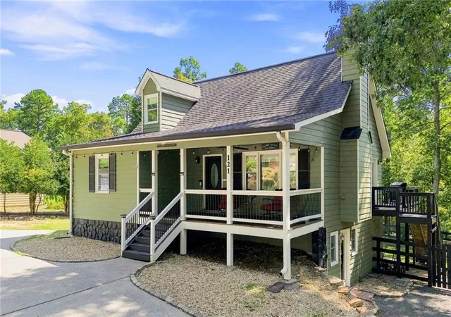 Photo 3 of Single family home for sale at 121 Maple Ct, Waleska, GA 30183 | MLS# 7831680 | Listing updated on 2026-09-10