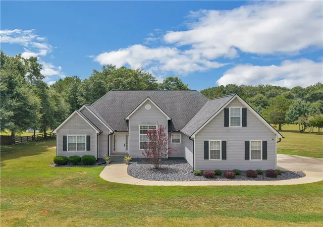 Photo 2 of Sale Pending at 420 Colvin Dr, Locust Grove, GA 30248 | MLS# 7830440 | Listing updated on 2026-09-25