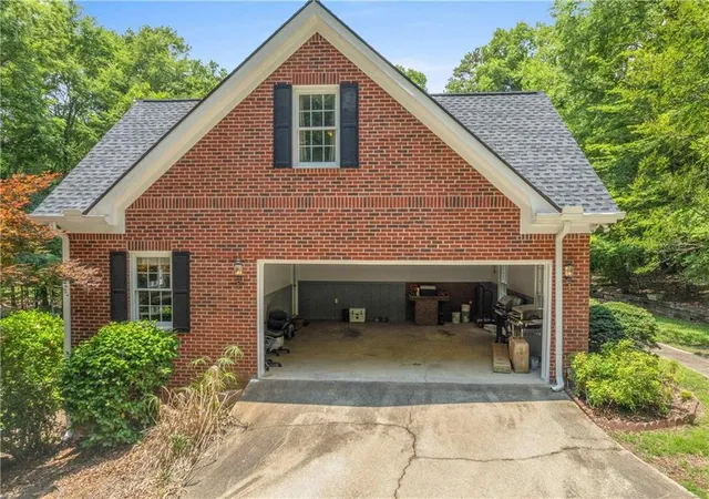 Photo 3 of Single family home for sale at 165 River Cvs Ridge, Social Circle, GA 30025 | MLS# 7787215 | Listing updated on 2026-09-14