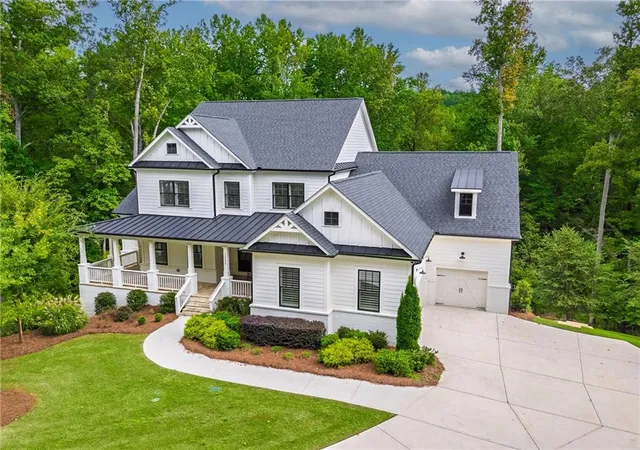Photo 2 of Single family home for sale at 15850 Burdette Ct, Alpharetta, GA 30004 | MLS# 7834737 | Listing updated on 2026-09-16