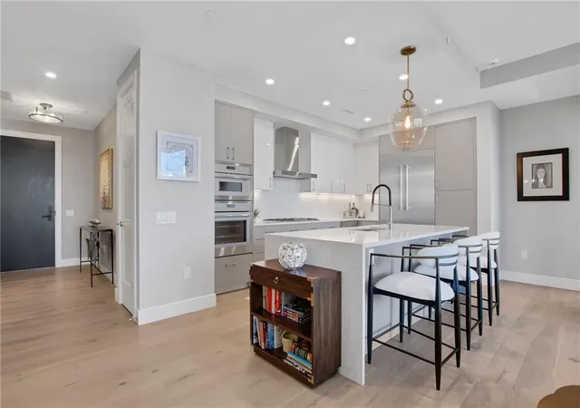 Photo 4 of Condo for sale at 2425 Peachtree Rd NE #1203, Atlanta, GA 30305 | MLS# 7831290 | Listing updated on 2026-09-09