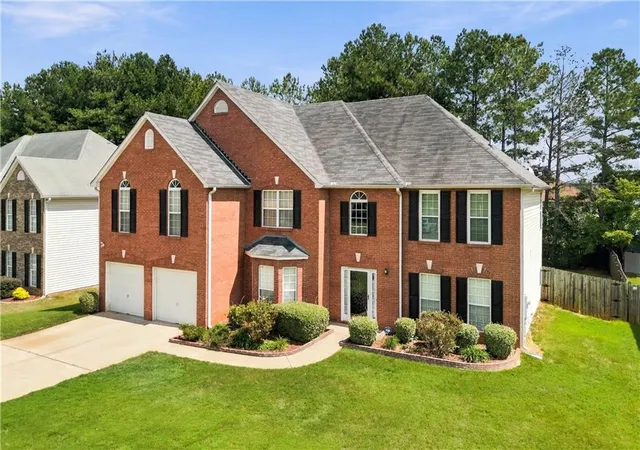 Photo 2 of Single family home for sale at 1174 Folkstone Dr, Mcdonough, GA 30253 | MLS# 7836349 | Listing updated on 2026-10-12