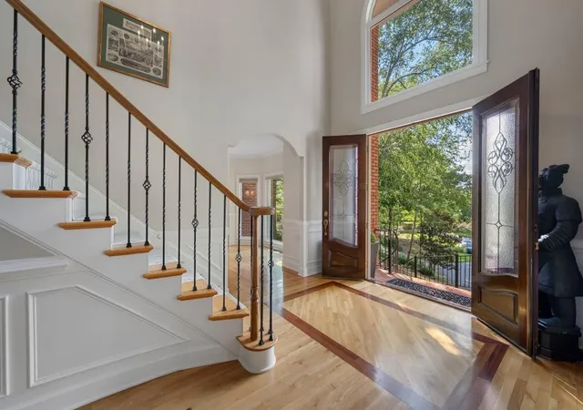 Photo 4 of Single family home for sale at 620 Wynfield Ct, Roswell, GA 30076 | MLS# 7832867 | Listing updated on 2026-09-18