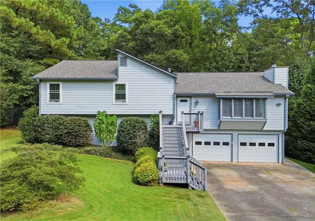 Photo 1 of Single family home for sale at 5045 Ravenwood Dr, Marietta, GA 30066 | MLS# 7833347 | Listing updated on 2026-09-05