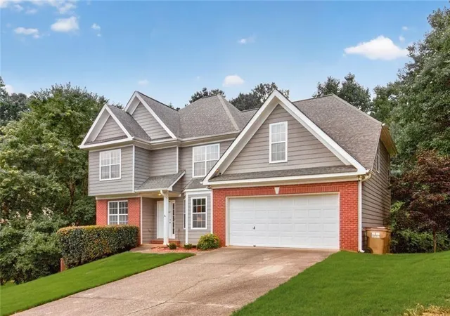Photo 3 of Single family home for sale at 2820 Cobblestone Dr, Cumming, GA 30041 | MLS# 7797624 | Listing updated on 2026-10-26