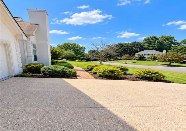 Photo 3 of Single family home for sale at 1090 Swan Ml Ct, Suwanee, GA 30024 | MLS# 7834972 | Listing updated on 2026-09-11