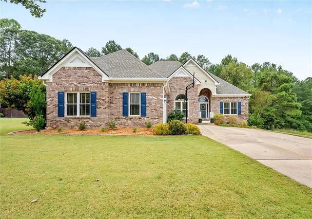 Photo 2 of Sale Pending at 5025 Starla Ln, Douglasville, GA 30135 | MLS# 7844004 | Listing updated on 2026-10-09