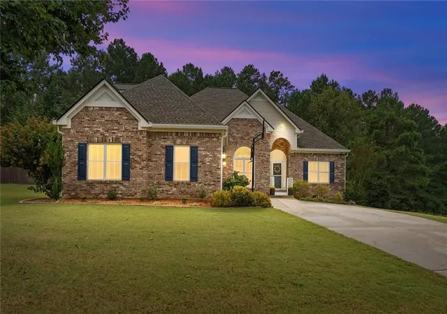 Photo 3 of Sale Pending at 5025 Starla Ln, Douglasville, GA 30135 | MLS# 7844004 | Listing updated on 2026-10-09