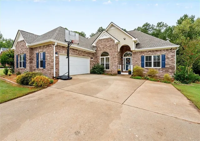 Photo 3 of Sale Pending at 5025 Starla Ln, Douglasville, GA 30135 | MLS# 7844004 | Listing updated on 2026-10-09