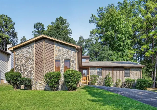 Photo 2 of Single family home for sale at 5805 Vernier Dr Sw, Atlanta, GA 30349 | MLS# 7833527 | Listing updated on 2026-09-06