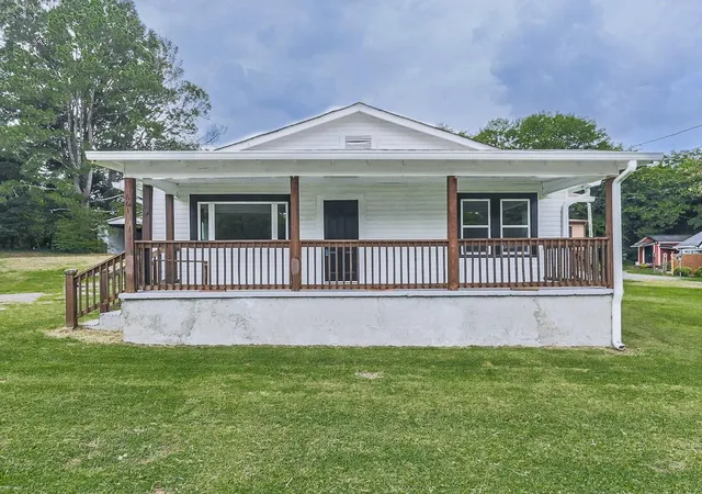 Photo 1 of Single family home for sale at 661 Atlanta Hwy, Rockmart, GA 30153 | MLS# 7831058 | Listing updated on 2026-09-07