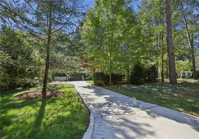 Photo 1 of Single family home for sale at 1340 Peachtree Battle Ave NW, Atlanta, GA 30327 | MLS# 7858404 | Listing updated on 2026-10-27