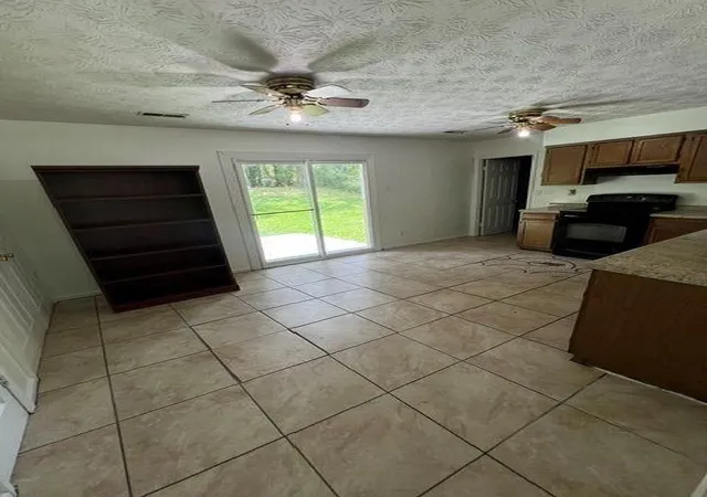 Photo 4 of Single family home for sale at 5370 Garvey Dr, Fairburn, GA 30213 | MLS# 7792041 | Listing updated on 2026-10-12
