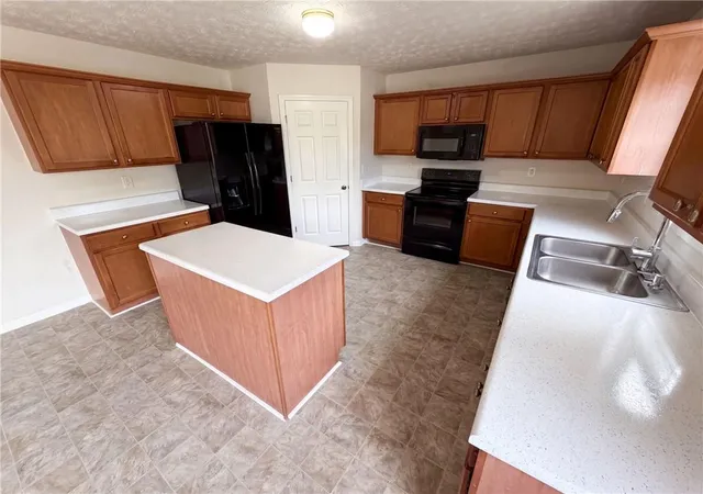 Photo 2 of Single family home for sale at 910 Paper Crk Dr, Lawrenceville, GA 30046 | MLS# 7835344 | Listing updated on 2026-09-17