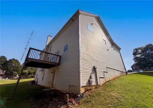 Photo 4 of Single family home for sale at 910 Paper Crk Dr, Lawrenceville, GA 30046 | MLS# 7835344 | Listing updated on 2026-09-17