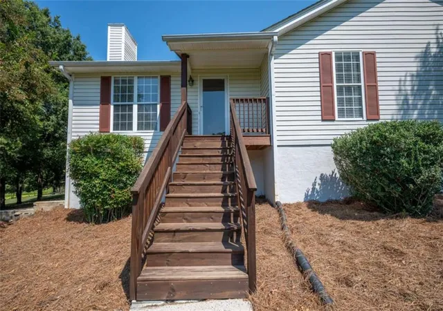 Photo 3 of Single family home for sale at 437 Goat Rd, Resaca, GA 30735 | MLS# 7833587 | Listing updated on 2026-09-19