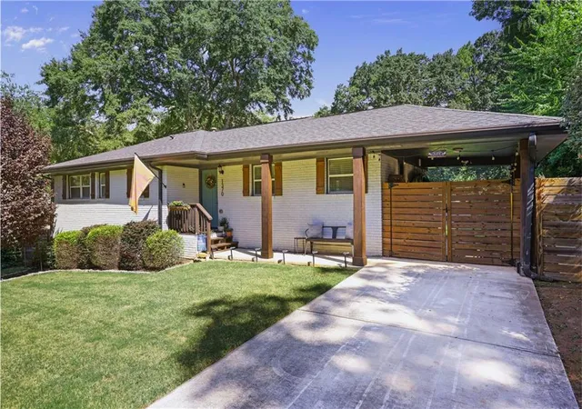 Photo 3 of Single family home for sale at 1370 Willow Pl SE, Atlanta, GA 30316 | MLS# 7834572 | Listing updated on 2026-09-11